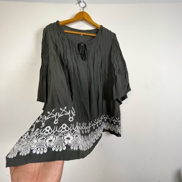 TULAROSA PLEATED Embroidery FLARE LONG SLEEVE BLOUSE SIZE M Cottage - Picture 2 of 7